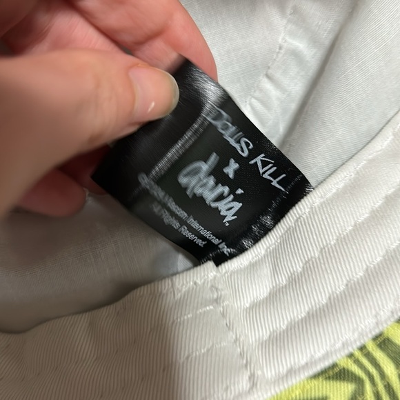 Dolls kill bucket hat - Picture 2 of 2